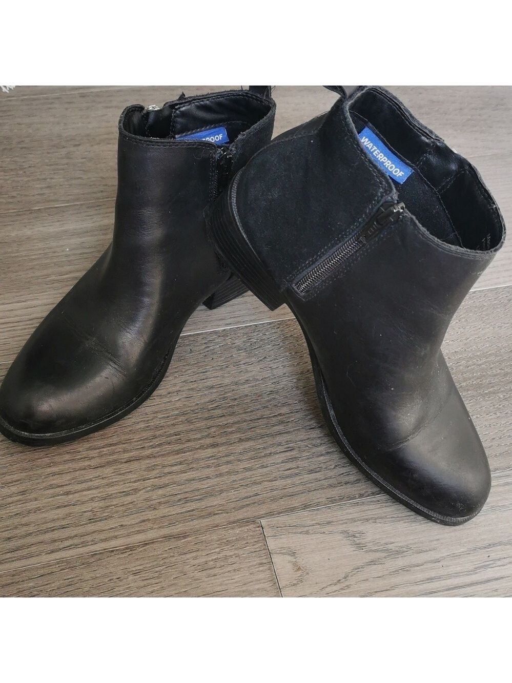 Aldo waterproof black boots, side zip. Size 6. EUC - Picture 9 of 9